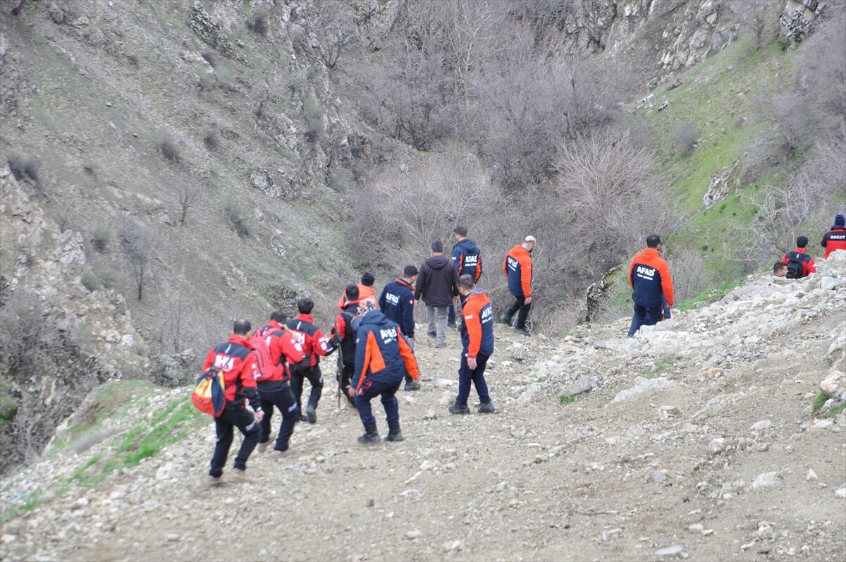 Bitlis'ten Sevindiren Haber 5 Yaşındaki Rabia Sağ Salim Bulundu 3
