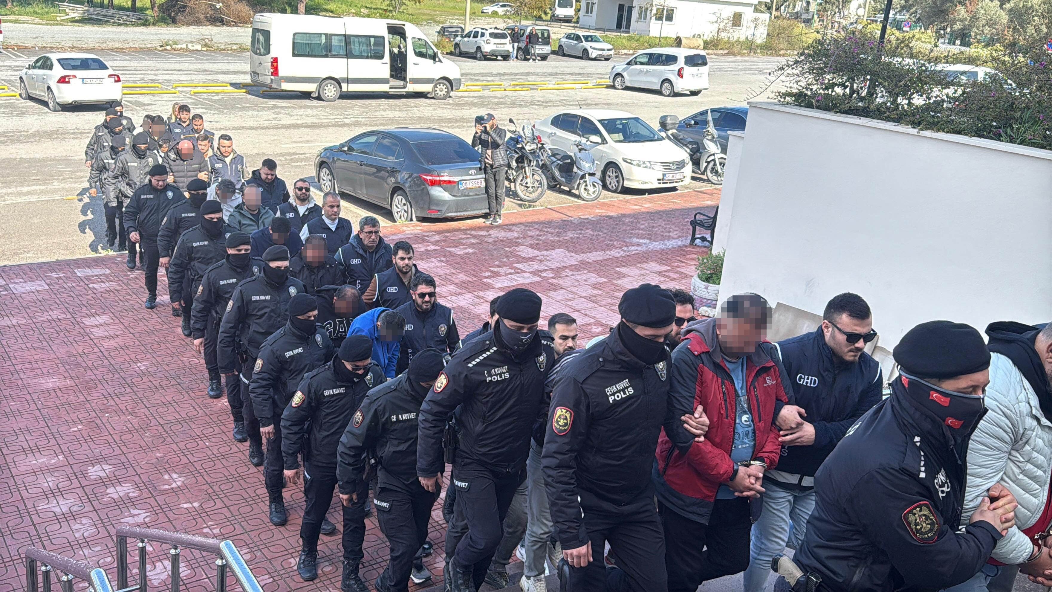 Bodrumda Bot Batti 3