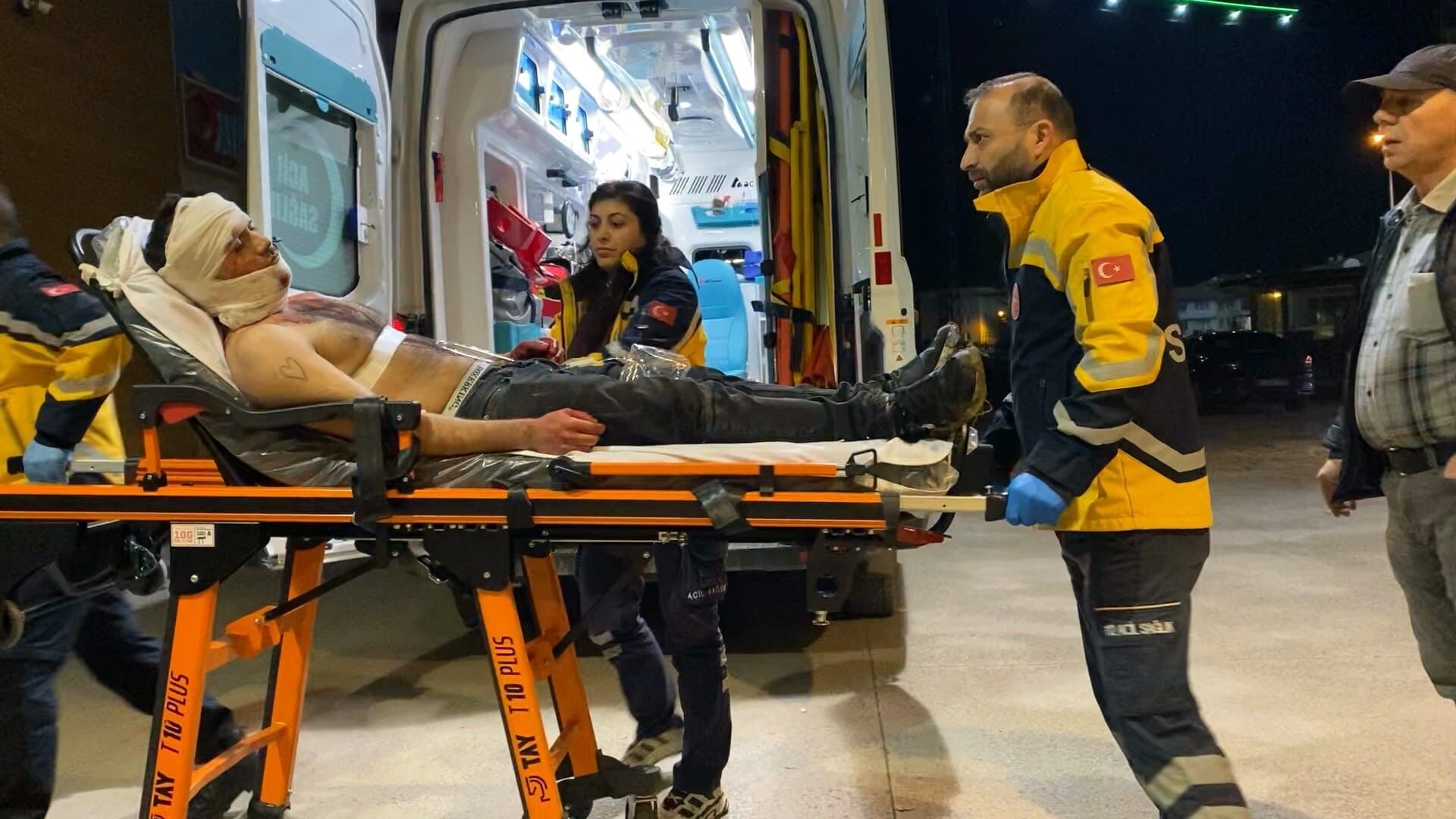 Bursa İnegöl'de Baltalı Arazi Kavgası 4 Yaralı (3)