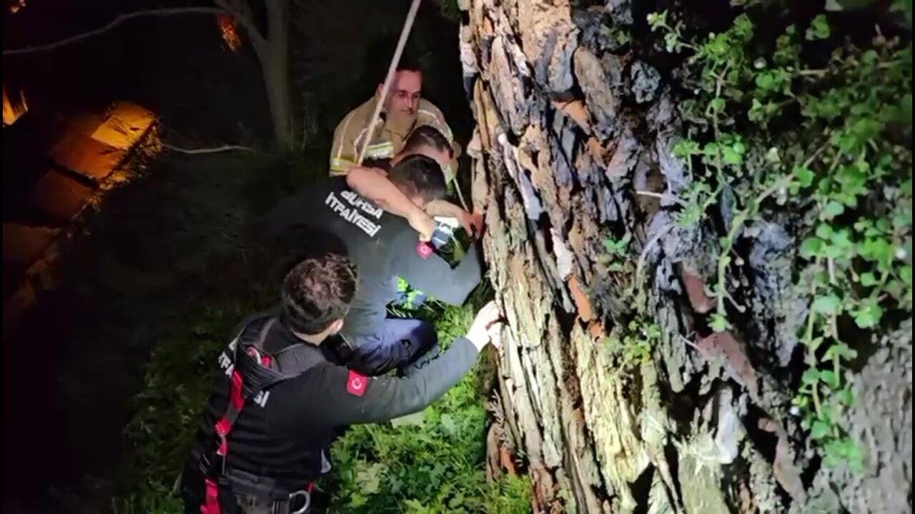 Bursa'da Eşi Için Surlara Çıktı 4 Saat Sonra Kayıp Düştü7 (2)