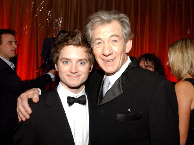 C1Nh Y B G W8 A A U Z D