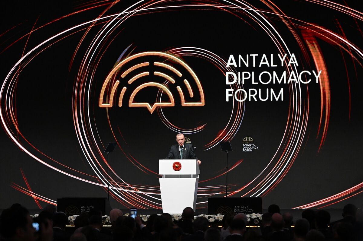 Cumhurbaşkanı Erdoğan Hürmüz Ticari Gemilere Açık Tutulmalı (1)