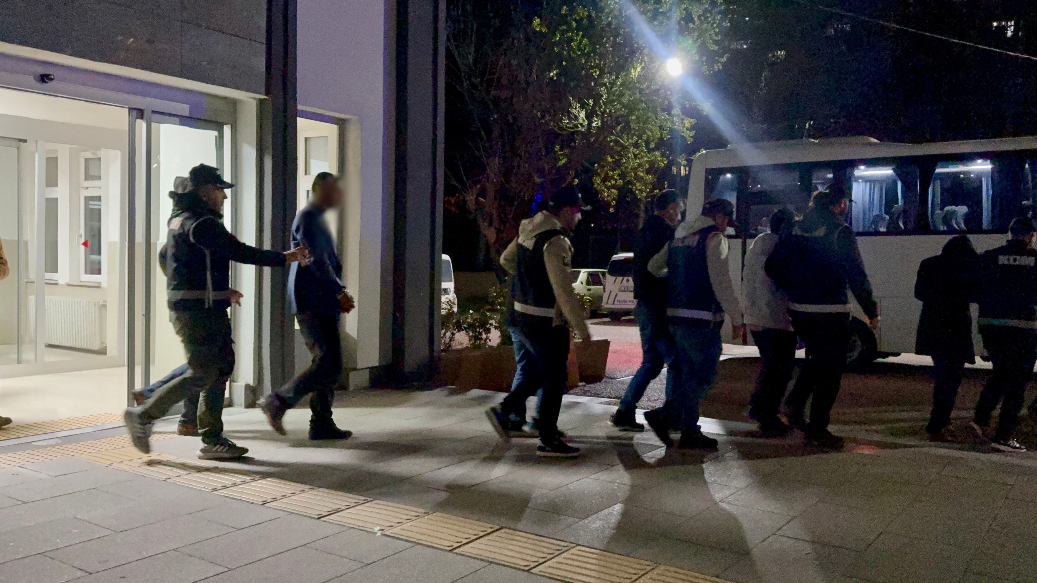 Ehliyette Yapay Zeka Oyunu 14 Tutuklama (4)