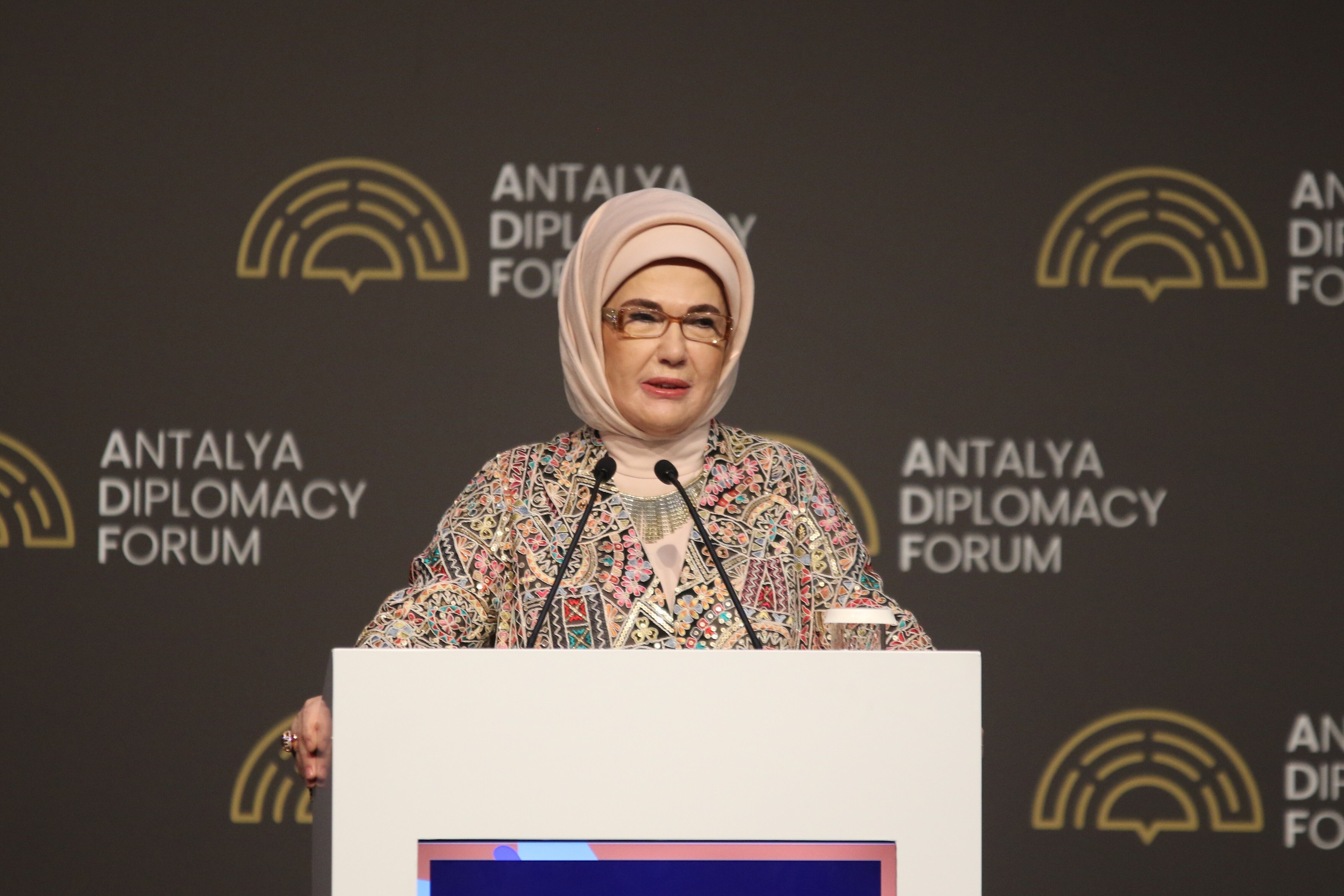 Emine Erdoğan Antalya'da Lider Eşlerini Ağırladı! (1)
