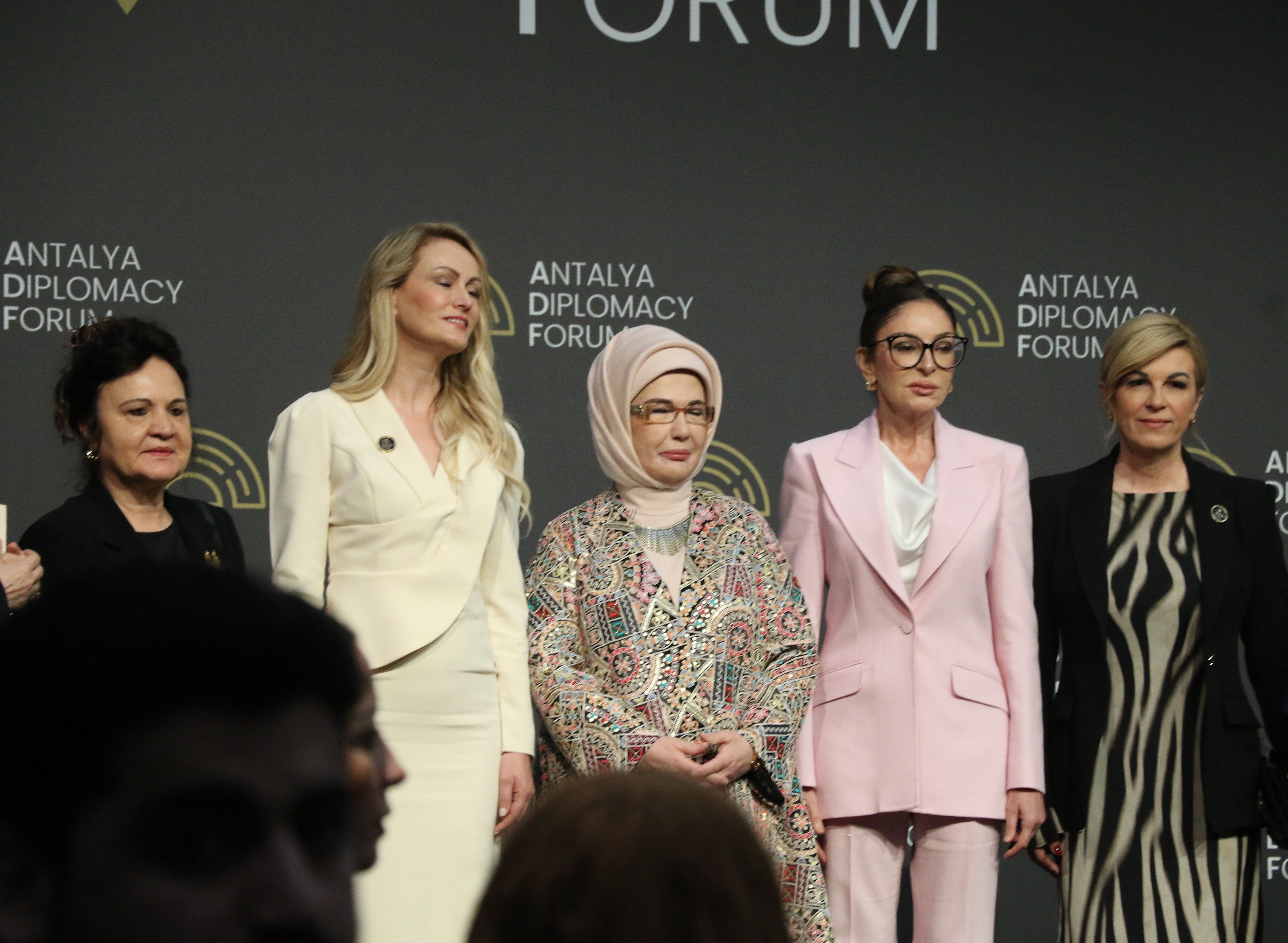 Emine Erdoğan Antalya'da Lider Eşlerini Ağırladı! (3)