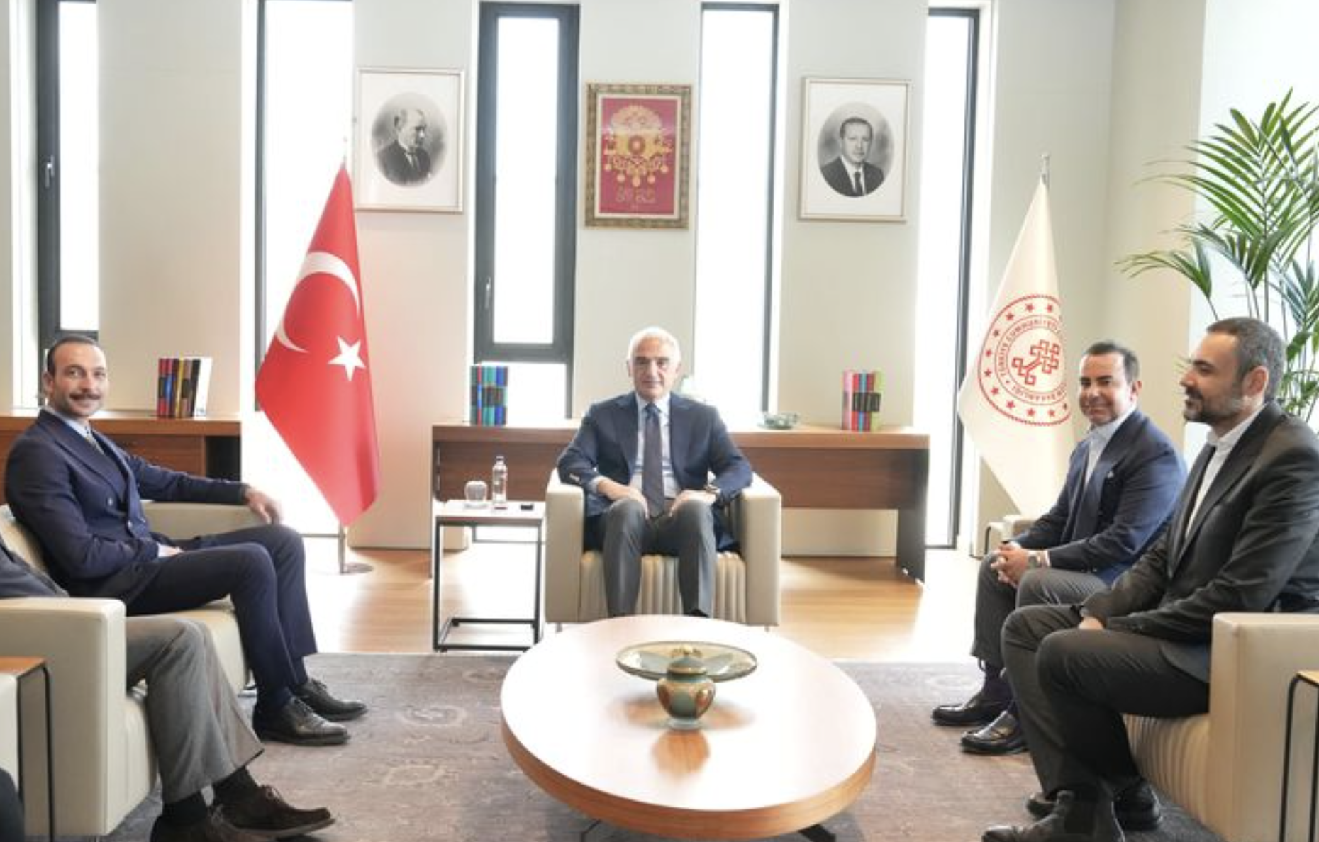 G O R K E M S E V İ N D İ K6724