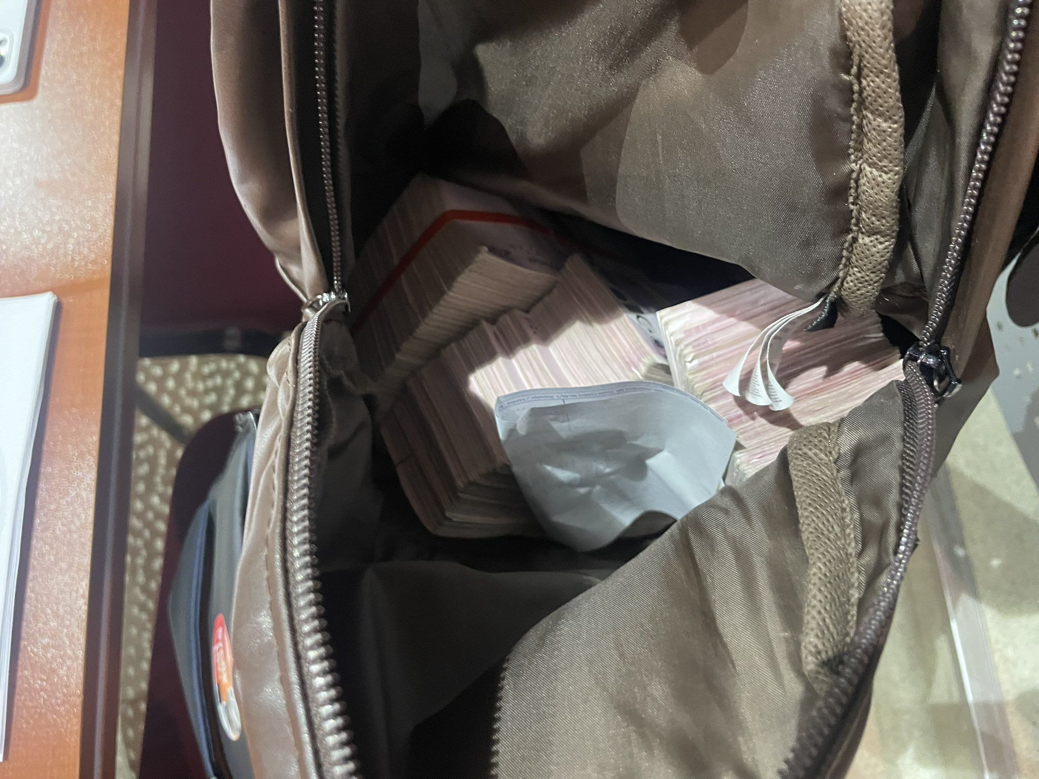 H Fc Ll2 X U A A L A Fj