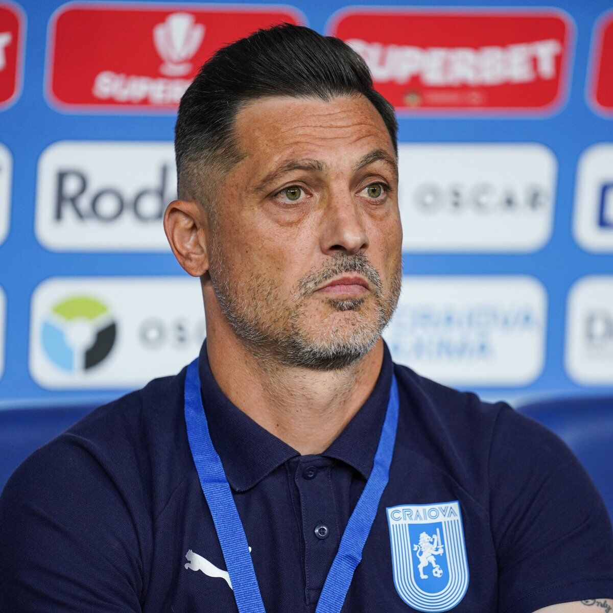 H Gg Y B8 W X I A A5B N L