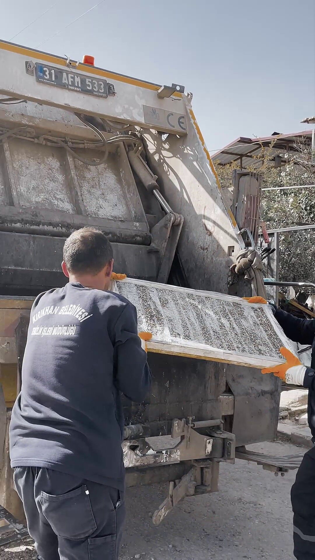 Hatayda Mide Bulandiran Manzarayi Koku Ele Verdi 5