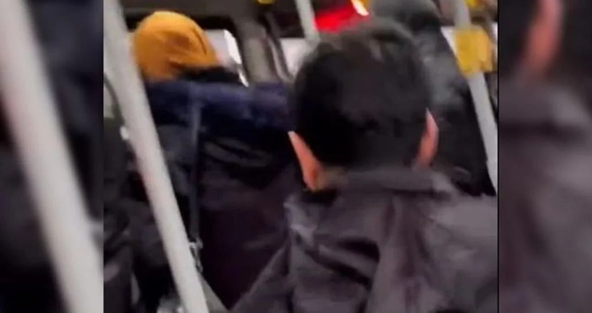 Iett Başörtü Kavga