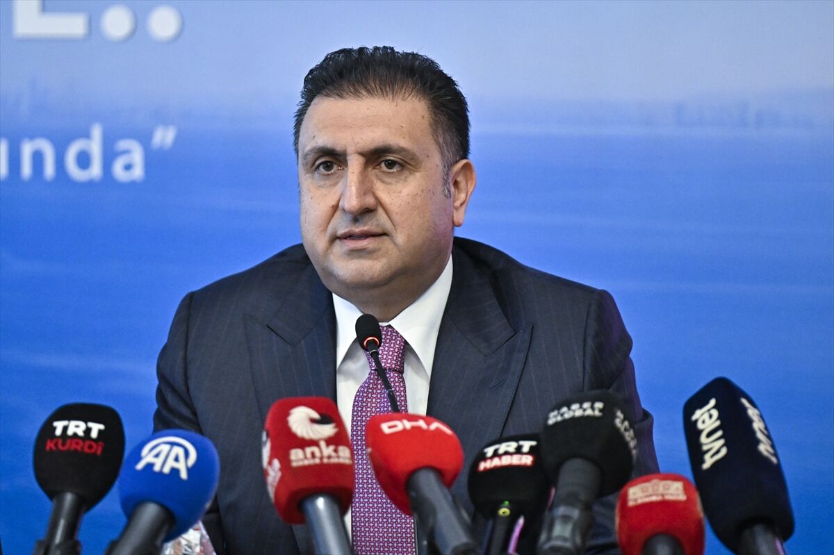 İstanbul Valisi Davut Gül'den Dev Eğitim Hamlesi 20 Bin Öğrenciye Tarihi Yolculuk!