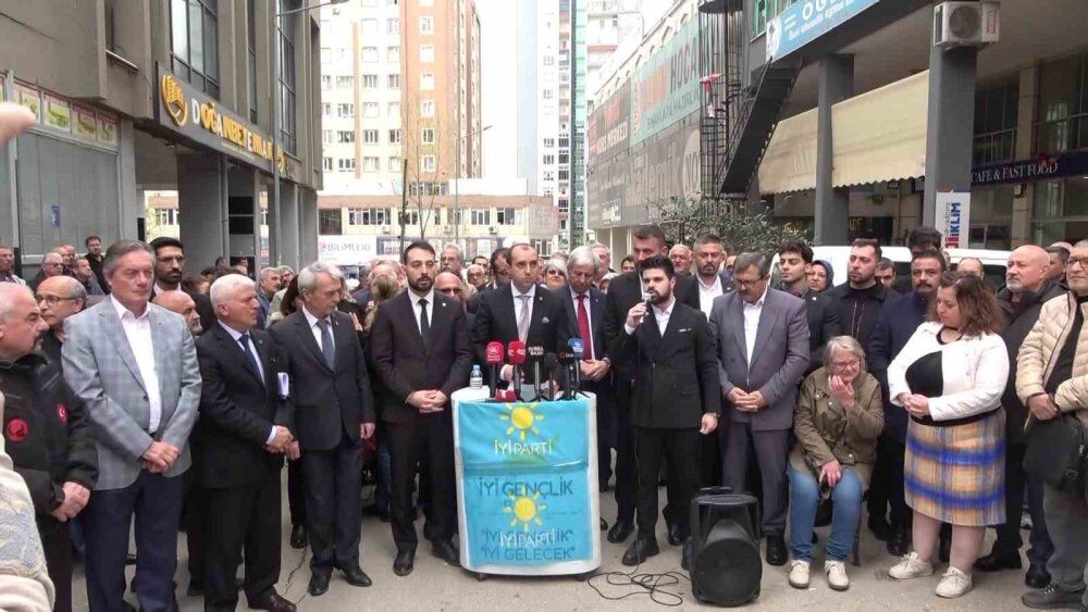 Iyi Parti Bursada Dagildi Hepsi Tek Tek Konustu