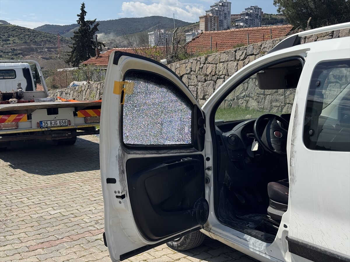 İzmir'de Kan Donduran Olay! Araç Içinde Kadın Cinayeti (2)-1