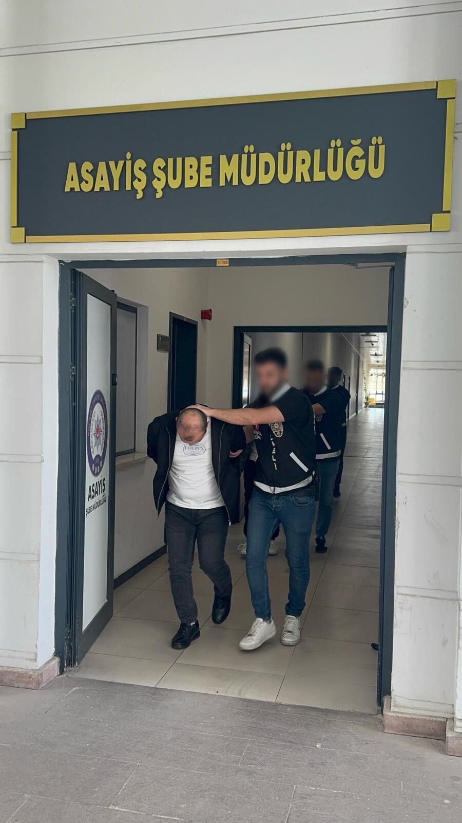 Kocaeli'nde Vadeli Araç Vurgunu 160 Kişiyi Dolandıran Şebekeye Operasyon (2)