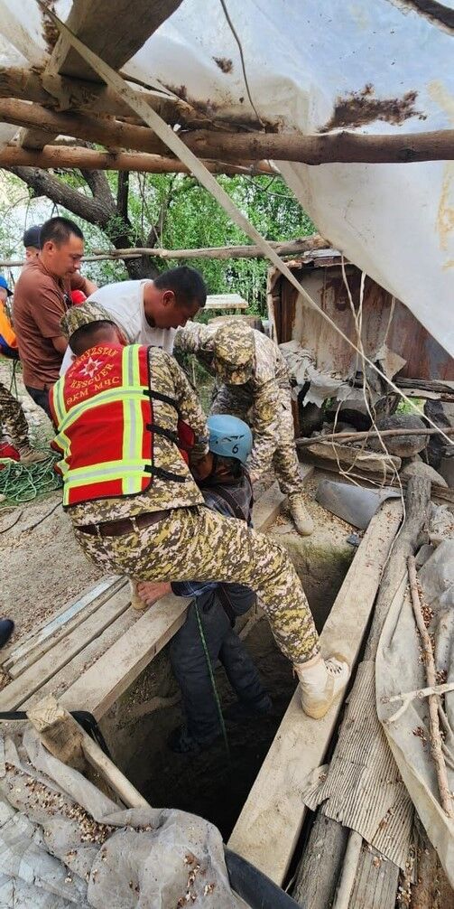 Kuyuya Dusen Yasli Adam 16 Gun Hayatta Kaldi Kirgisiztan 3