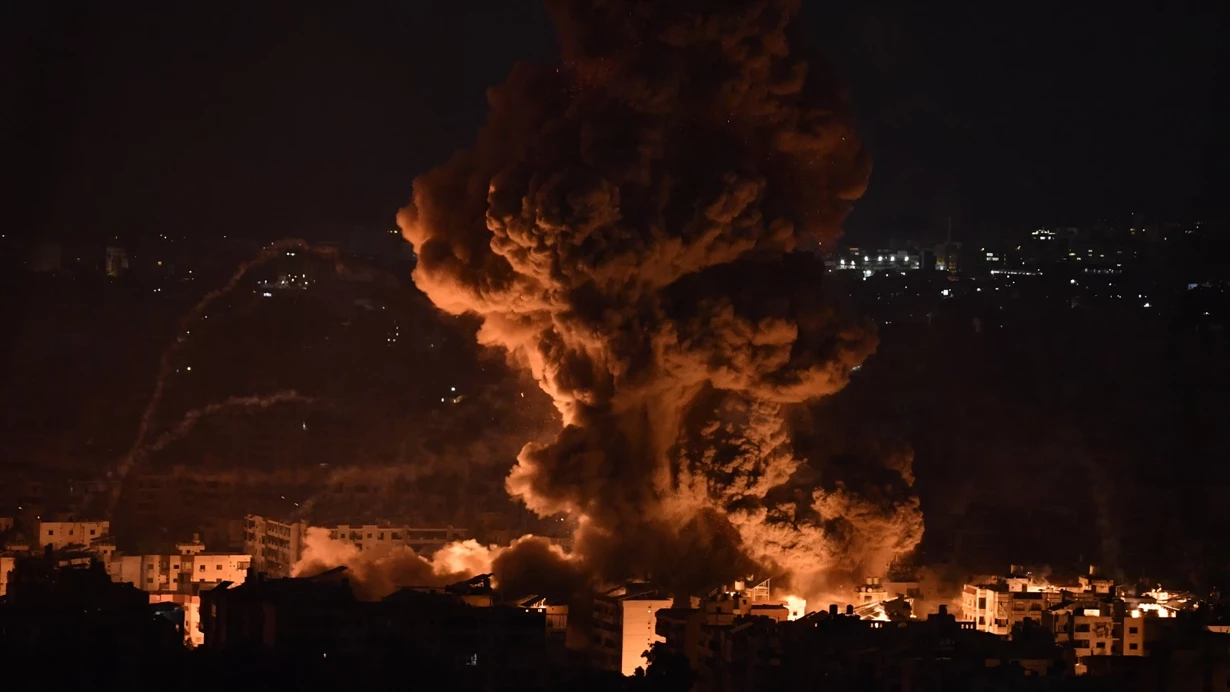 Lübnan'da Ateş Çemberi İsrail'den Gece Boyu Bombardıman.jpg
