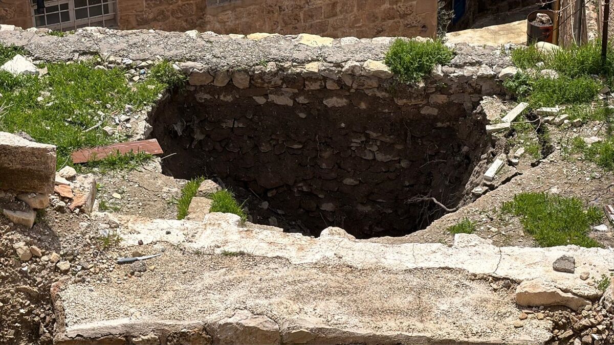 Mardin'de Sağanak Sonrası Tarihi Sit Alanı Çöktü! (5)