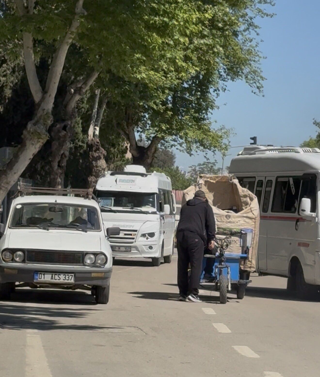 Motosikletlinin Önünü Kesip Dehşet Saçtı! (2)