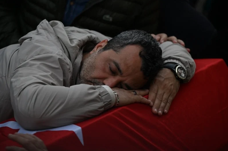 Okul Saldirisinda Cenazeler Ailelere Teslim Edildi 10