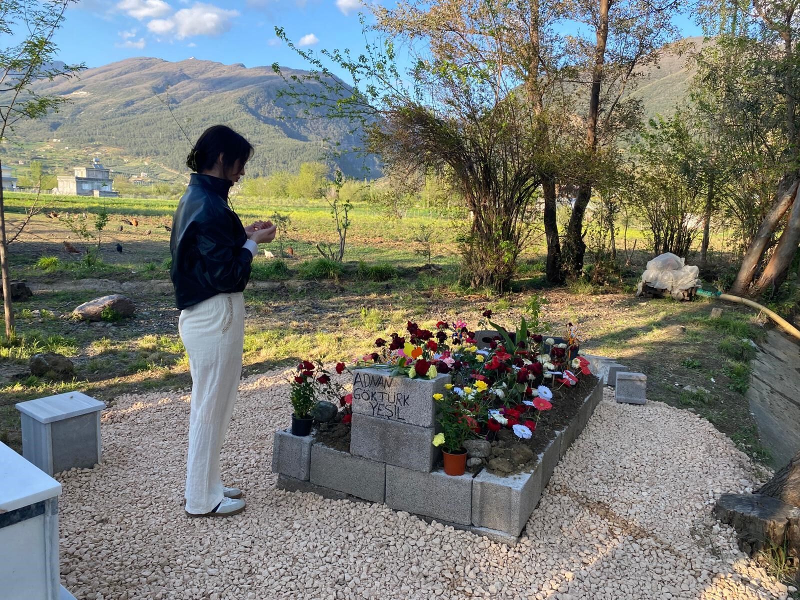 Okul Saldirisinda Hayatini Kaybeden Cocuktan Geriye Kalanlar Yurek Burktu (1)