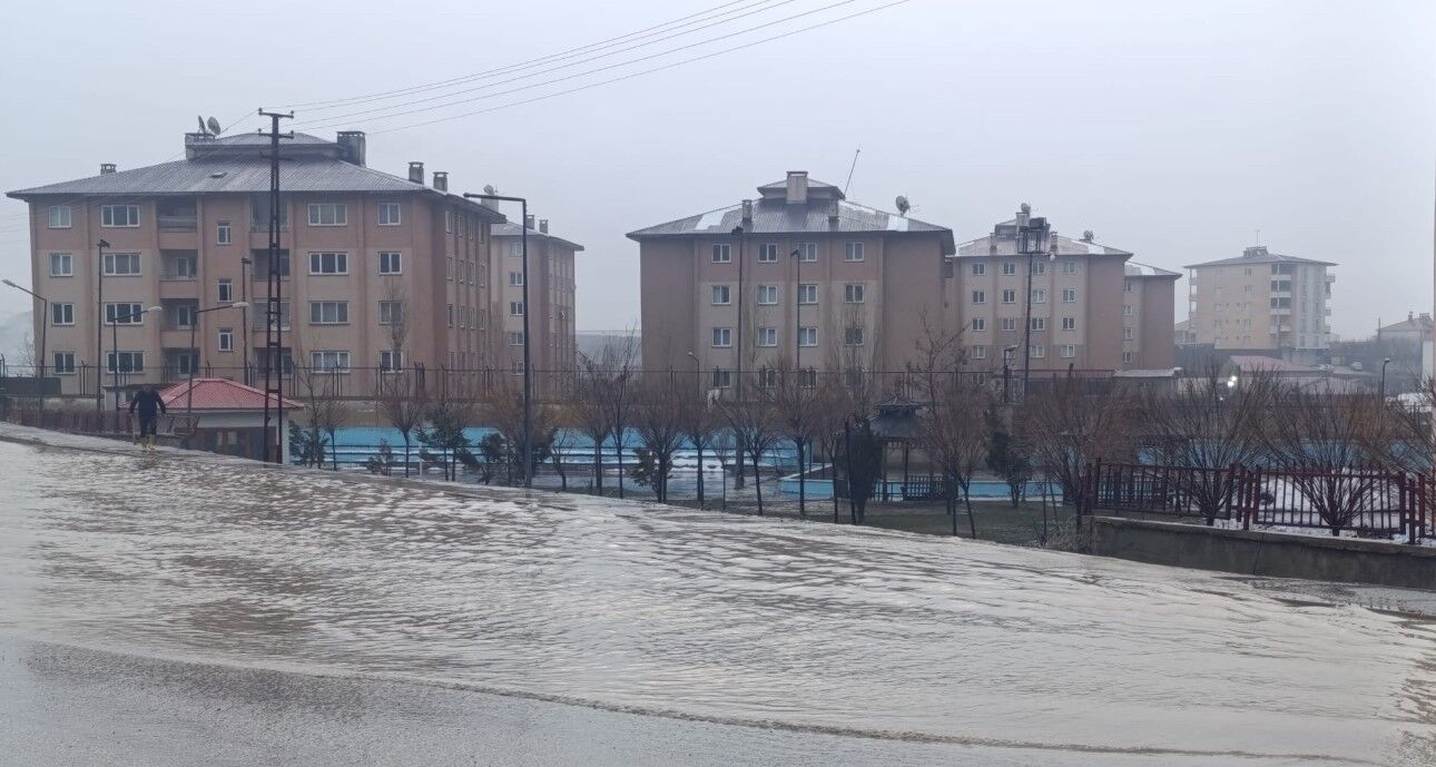 Okul Sular Altinda Kaldi 3