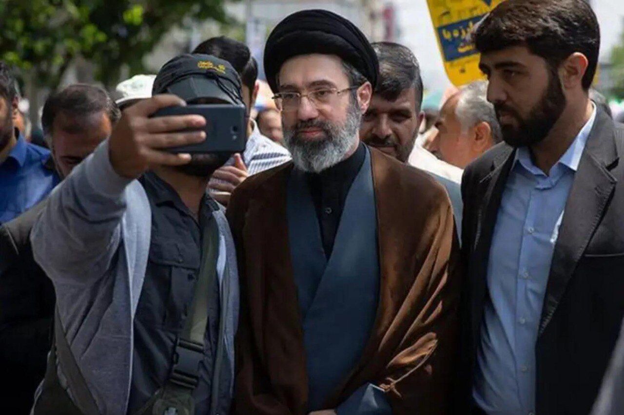 Photo 5937999128510008724 Y