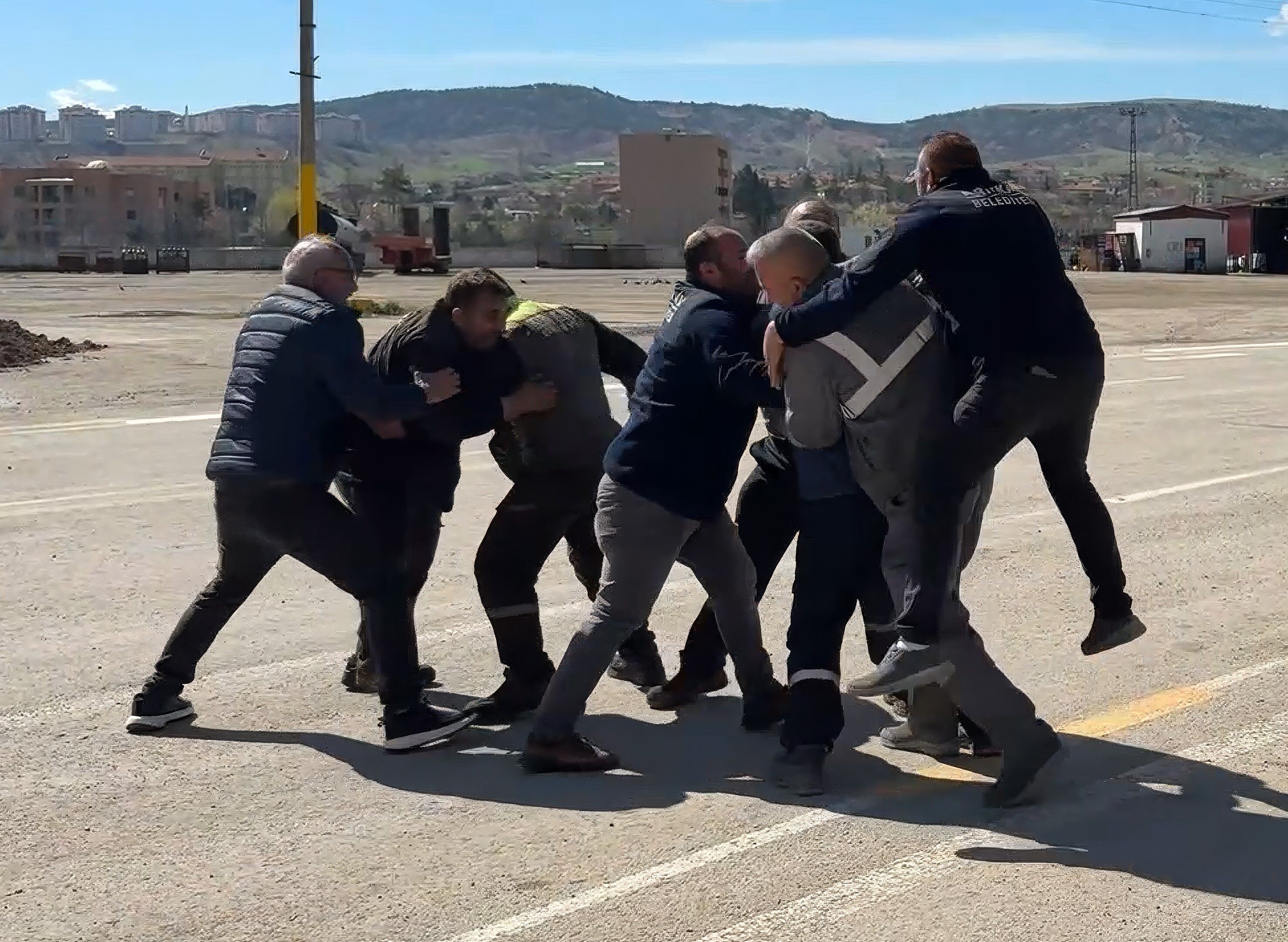 Polisekavgasürprizi545 (2)