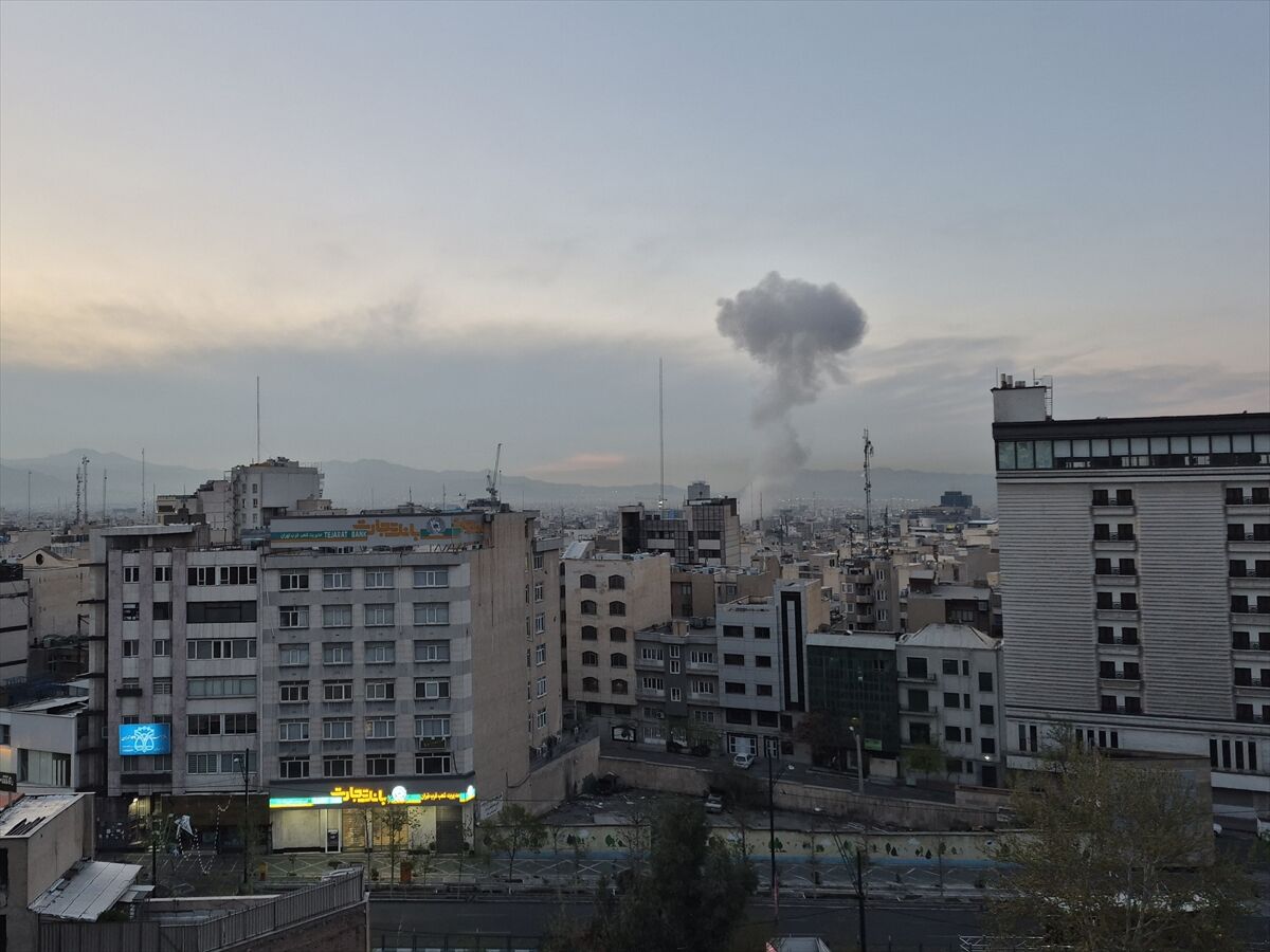 Tahran Ve Kerec'te Şiddetli Patlamalar