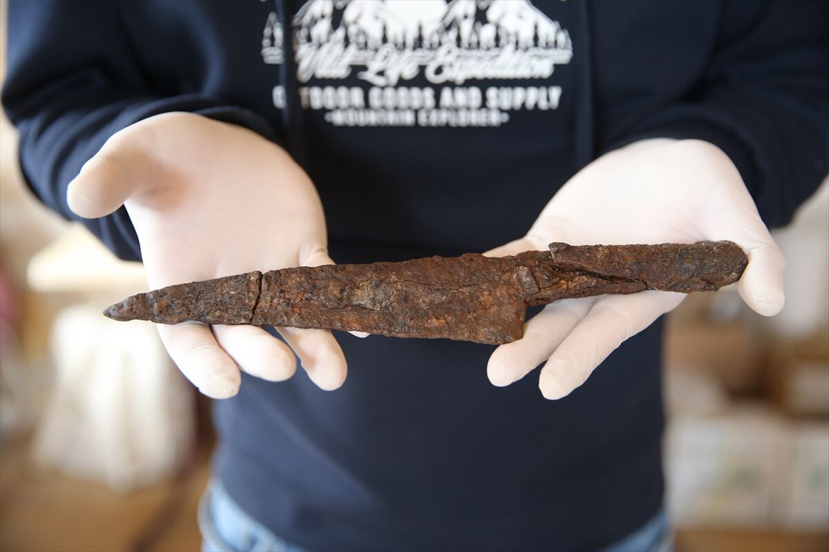 Tarihi Keşif 1500 Yıllık Bıçak Seti Gün Yüzüne Çıktı (1)