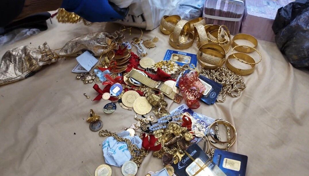 Tefecilere Safak Operasyonu Evden Servet Cikti 4