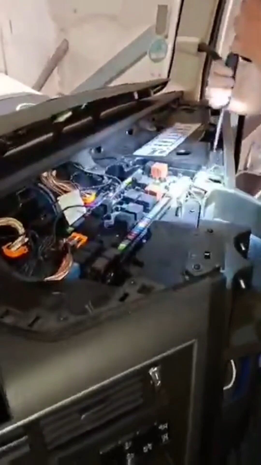 Tırın Gösterge Paneline Gizlenen 101 Bin 900 Euro Komşuya Kaldı 2