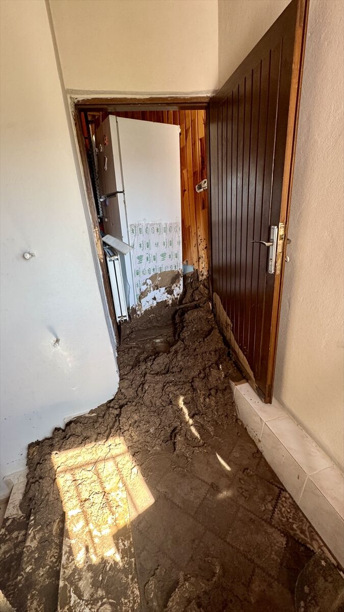 Trabzon'u Heyelan Vurdu Facianın Eşiğinden Dönüldü (6)