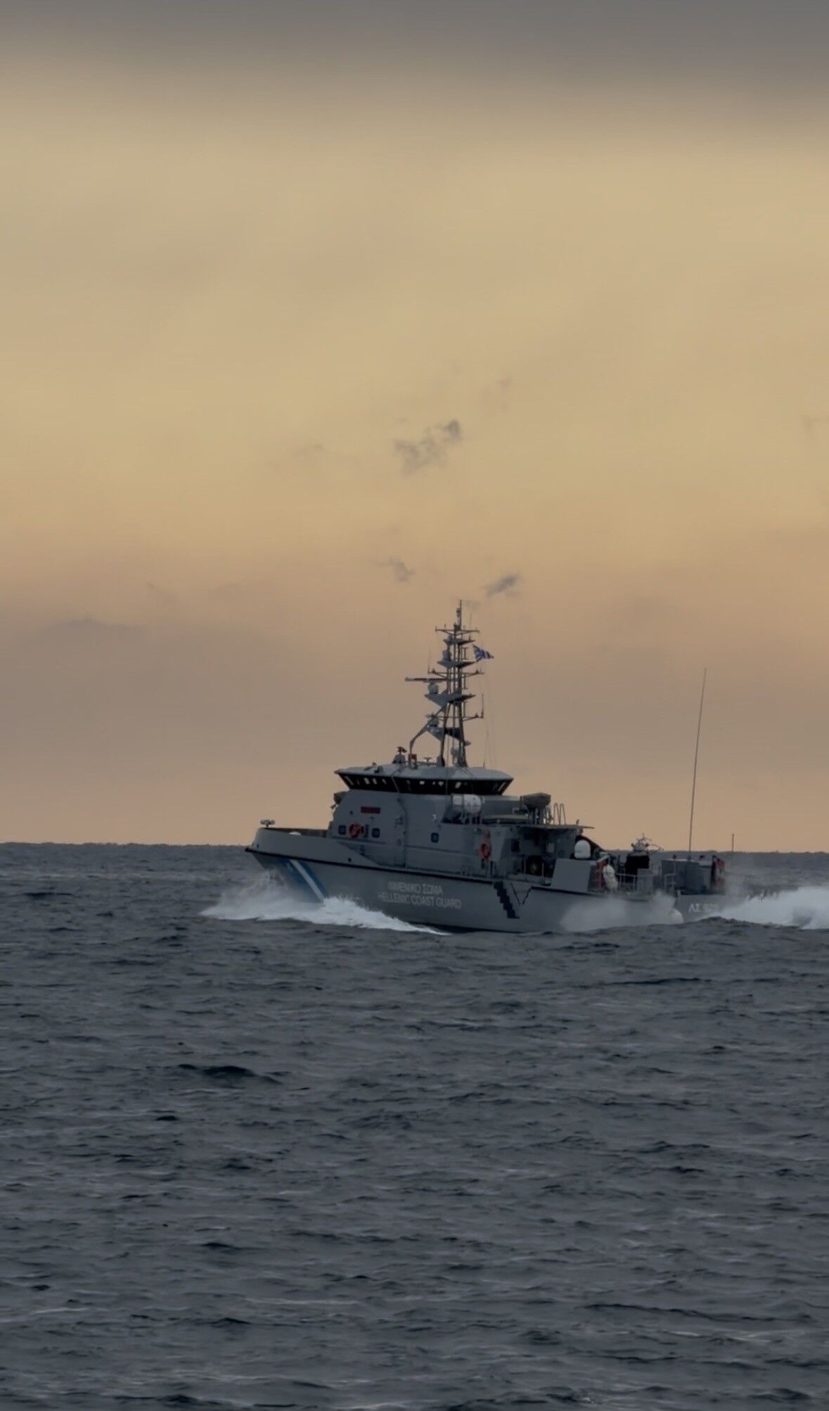 Yunanlılar Türk Balıkçı Teknesini Taciz Etti 3