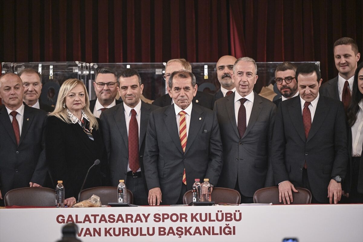 Galatasaray'da tek aday olan Dursun Özbek yeniden Başkan seçildi
