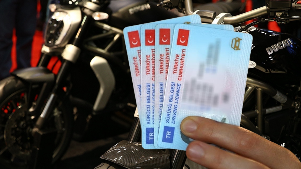 B Sınıf Ehliyet Motor Kapak