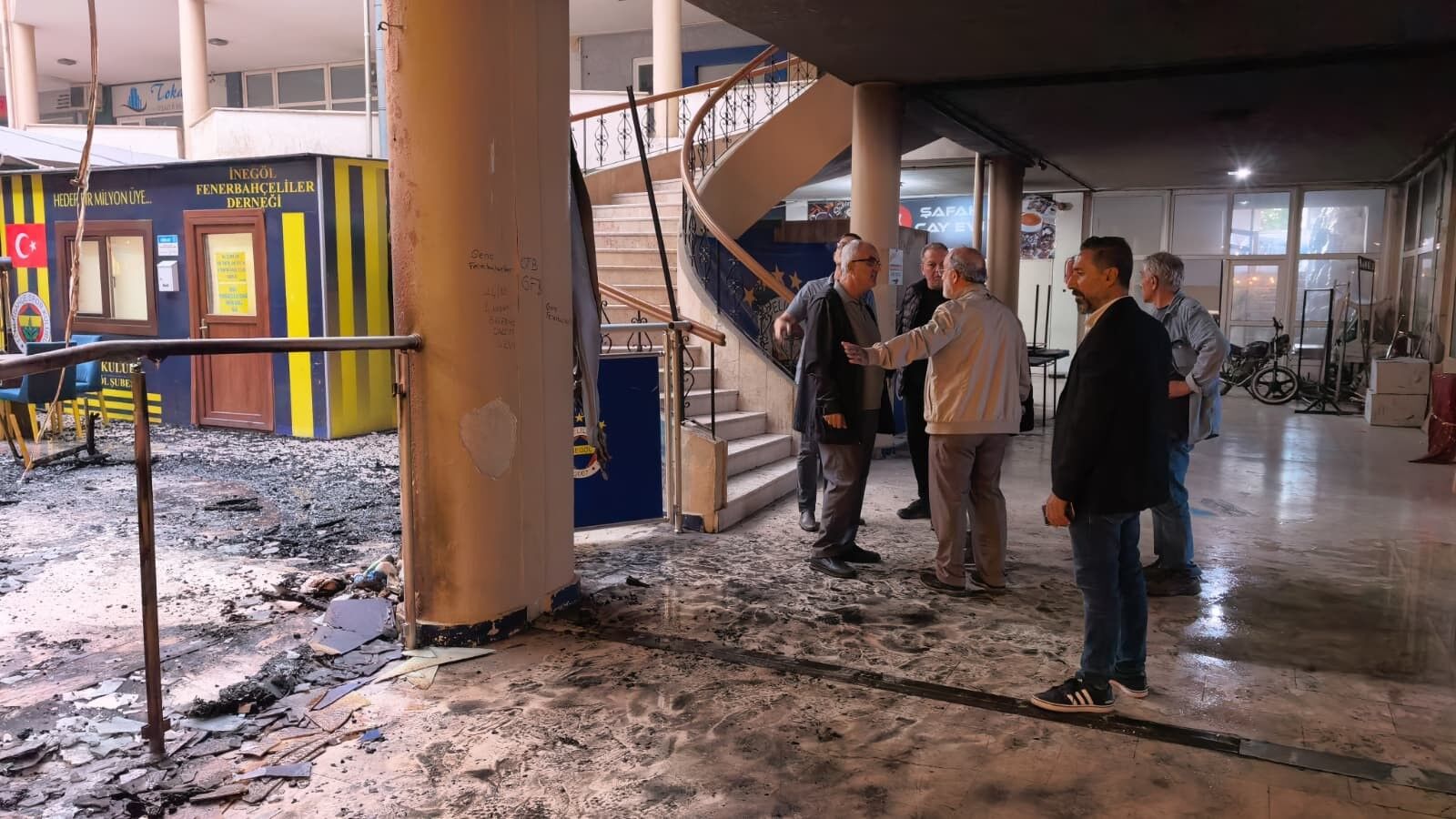 Fenerbahceliler Dernegine Kundaklama Failler 7 Ve 12 Yasinde Cocuk Cikti Iha 3