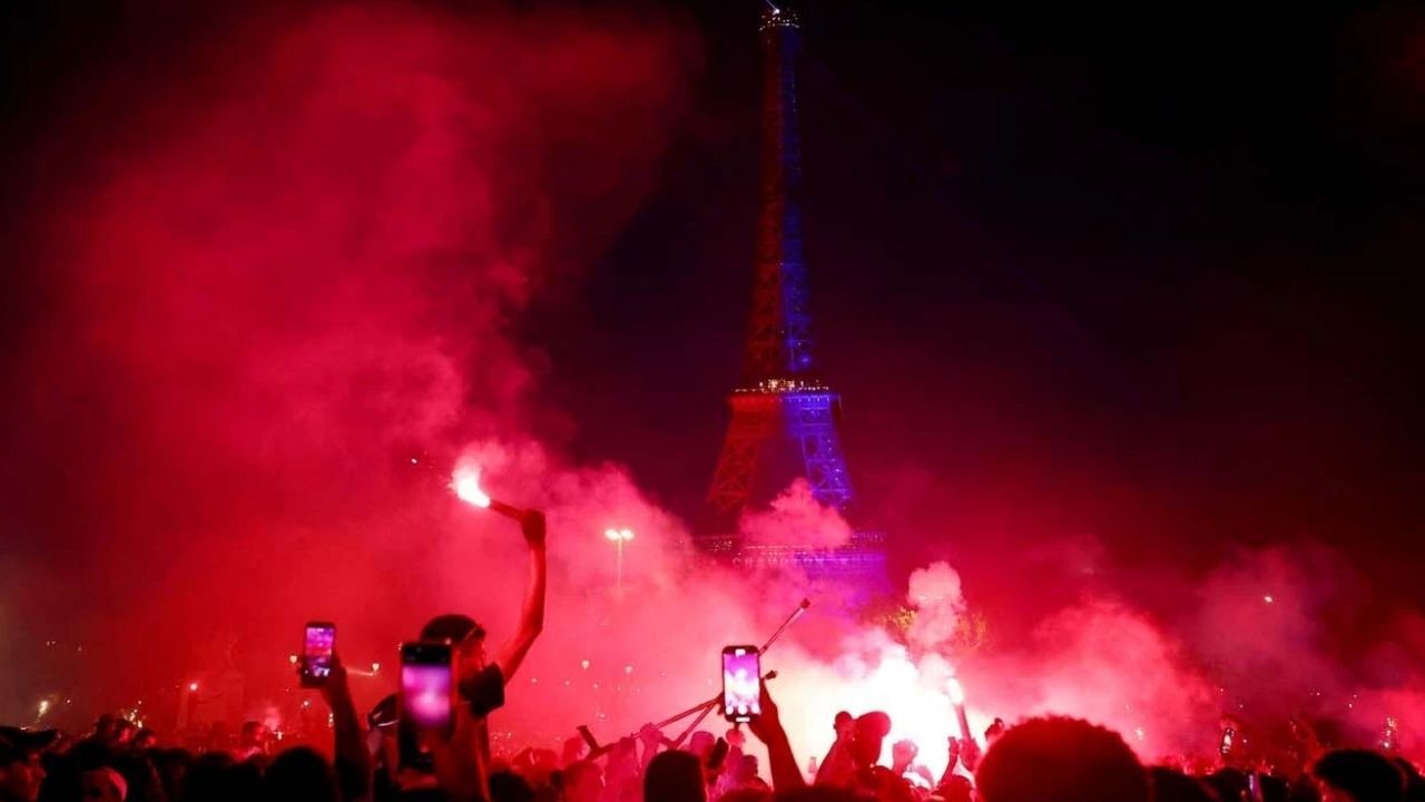 PSG Şampiyonlar Ligi'ni kazandı, Paris karıştı! Onlarca taraftara gözaltı