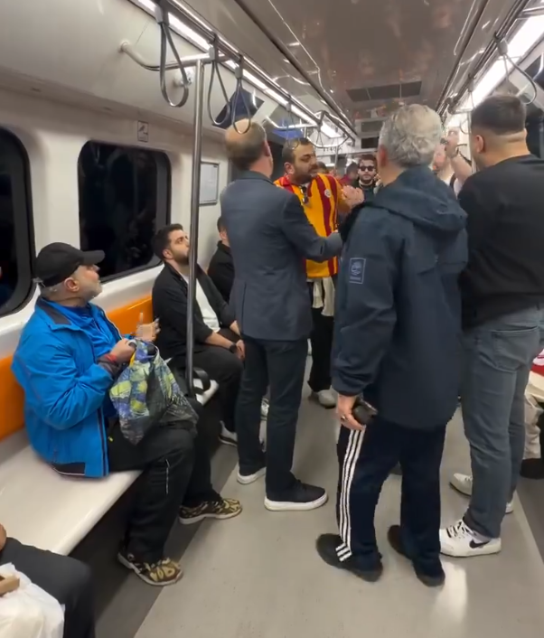 Galatasaray Metroda Kavga-1