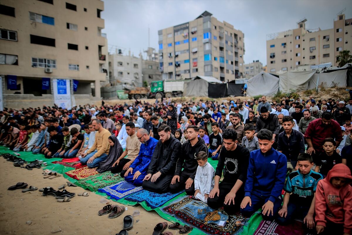 Gazze Namaz2