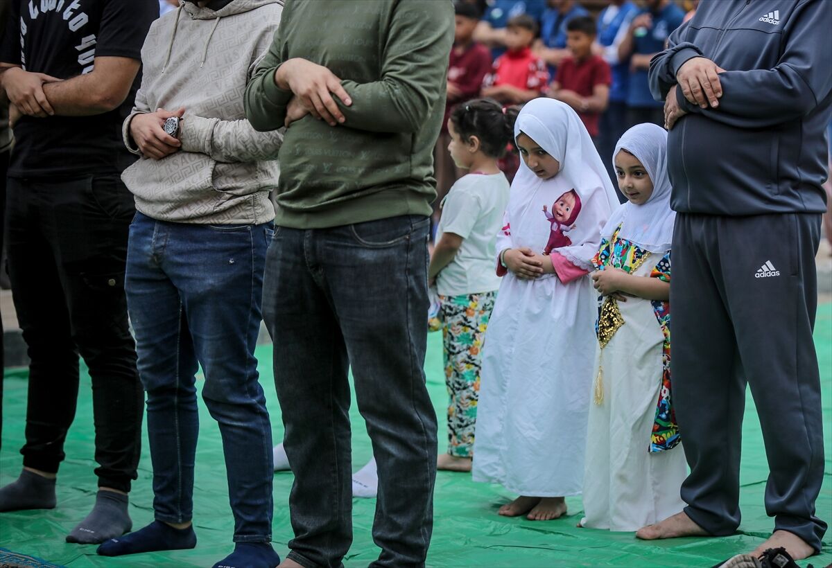 Gazze Namaz3