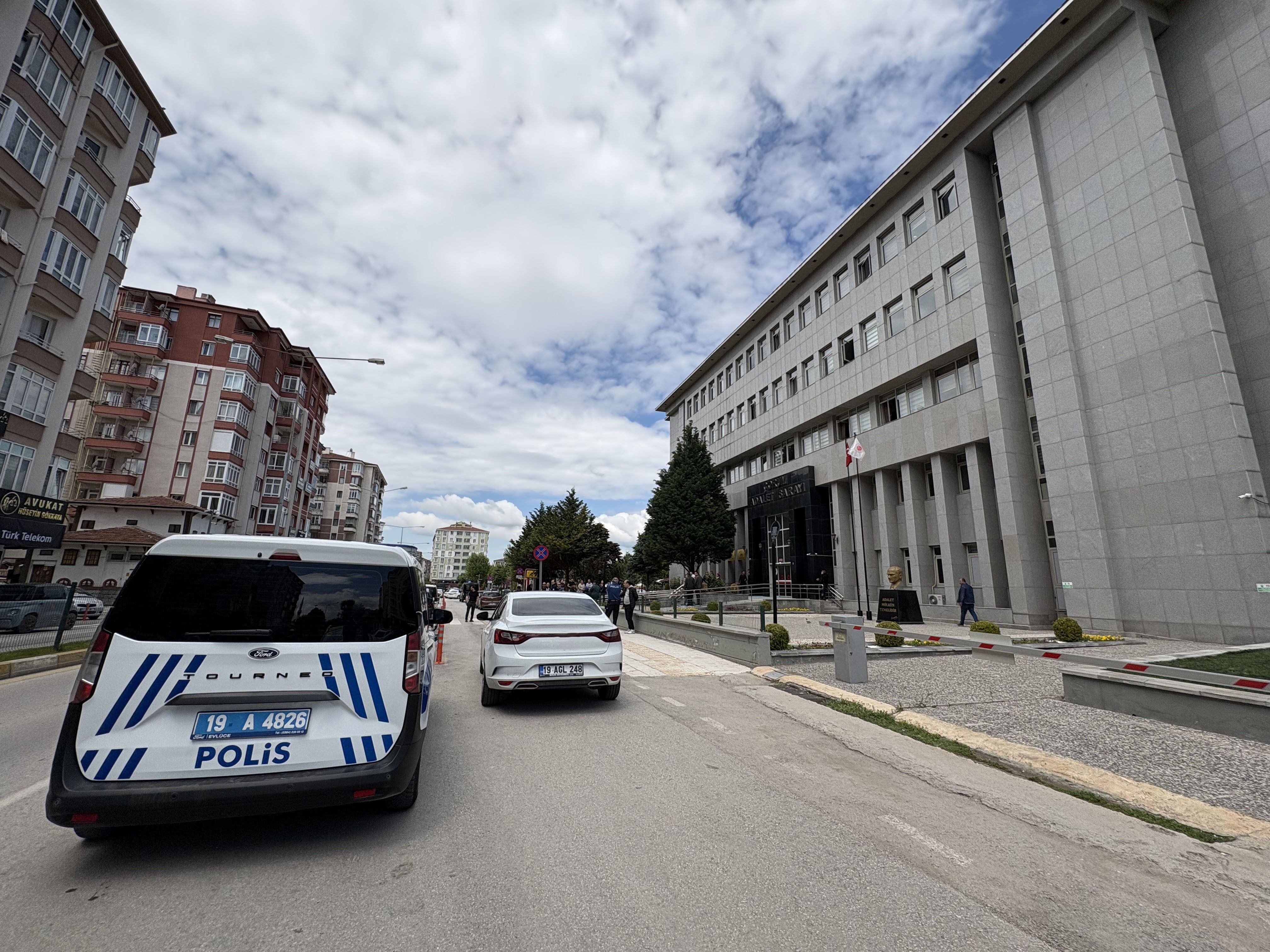 Güzellik Salonunda Mobil Bankacılık Tuzağı Müşterilerinin Adına Kredi Çeken Şebeke Çökertildi Iha 1