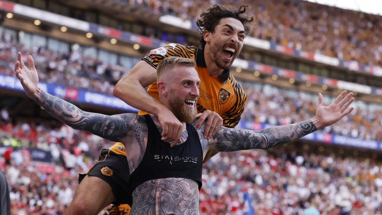 Hull City Yükseldi