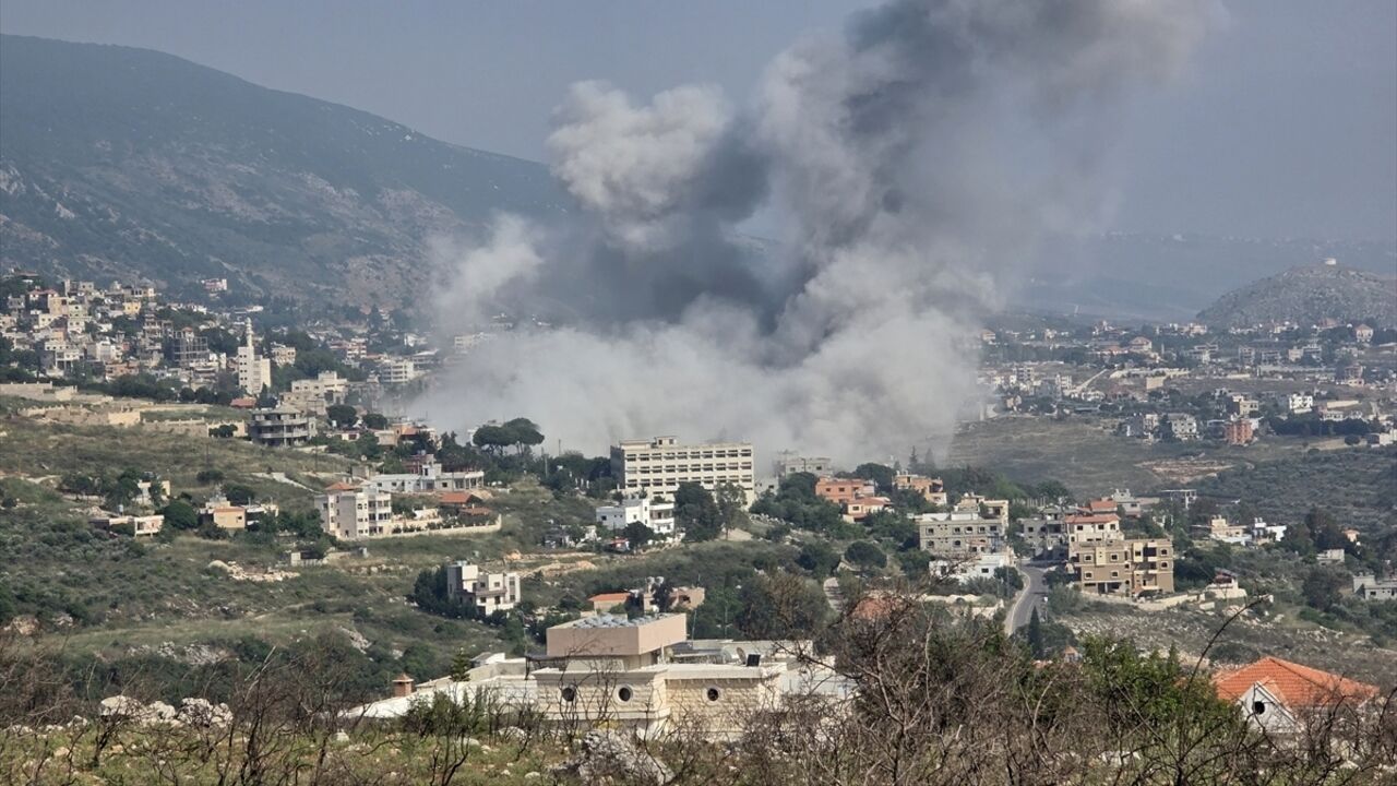 Israil Lubnanin Sur Kentine Hava Saldirisi Baslatti