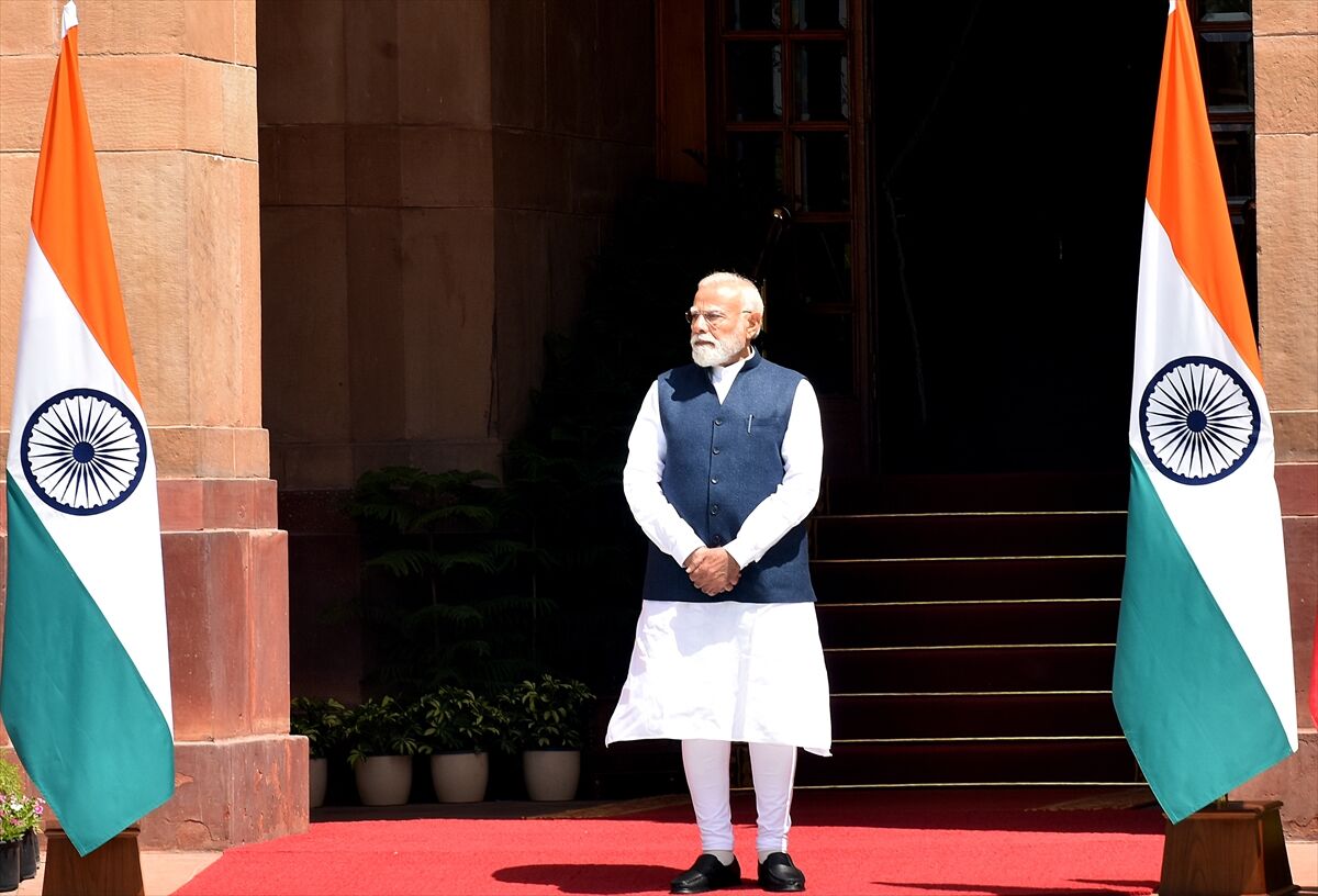 Modi Kıyafet1