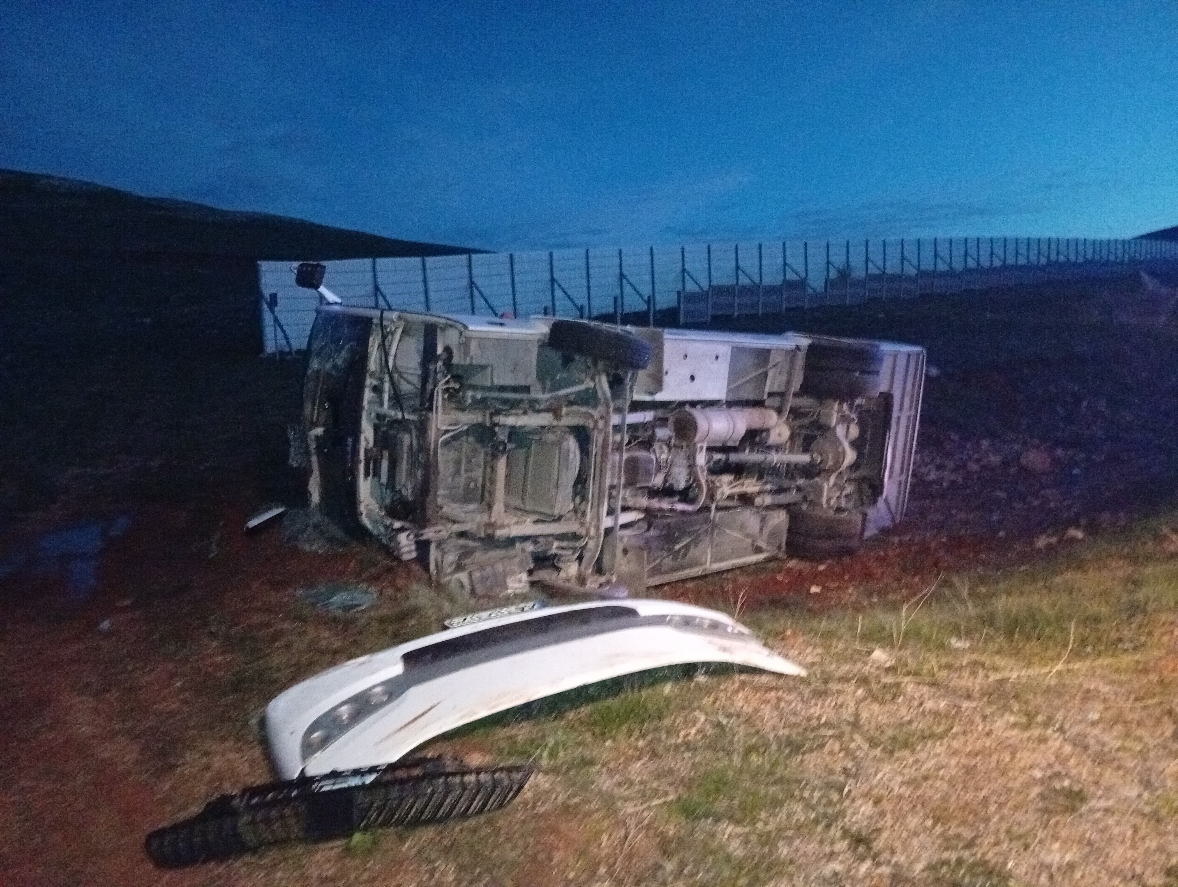 Taraftari Tasiyan Midibus Devrildi 27 Taraftar Yaralandi Iha 4