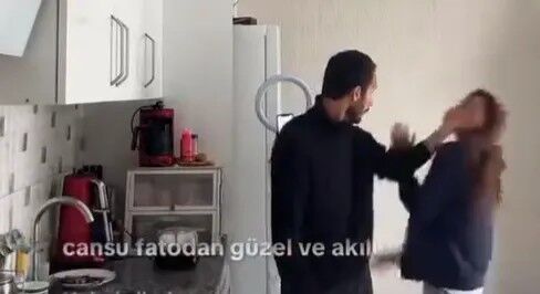 Tiktok Canli Yayininda Esini Darbetti 2