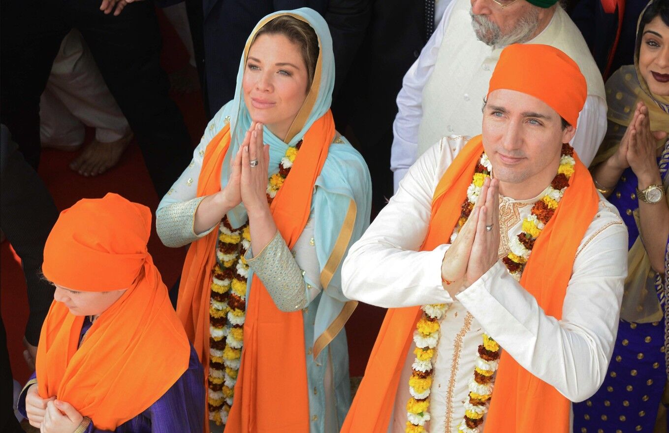Trudeau Hindistan Elbise