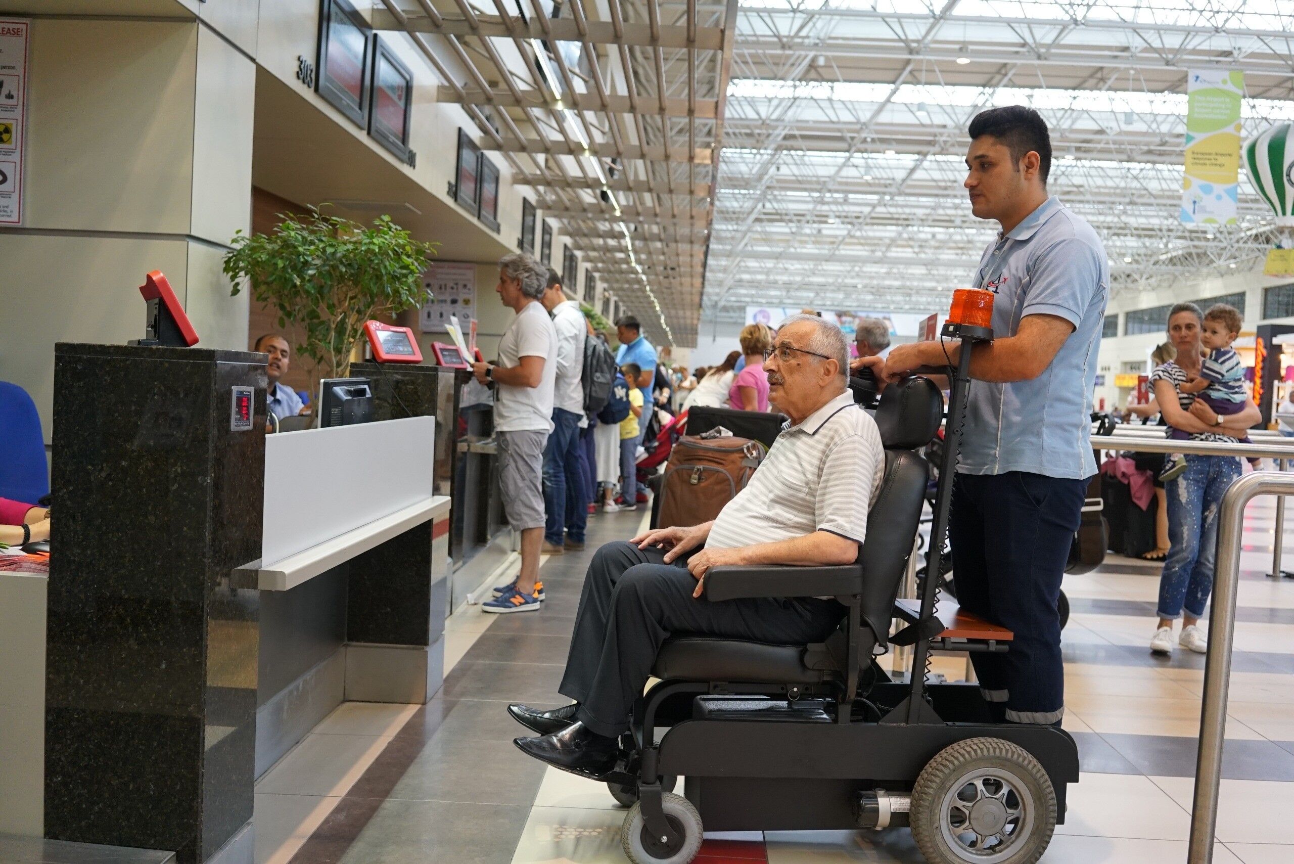 Ulastirmada Engeller Kalkti 9 Milyon Yolcu Demiryollarini Ucretsiz Kullandi Iha 1