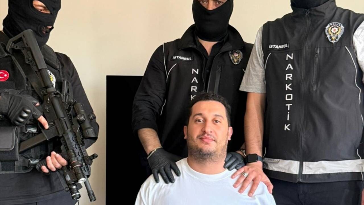 Uluslararası Seviyede Aranan Şüpheli İstanbul'da Yakalandı-1