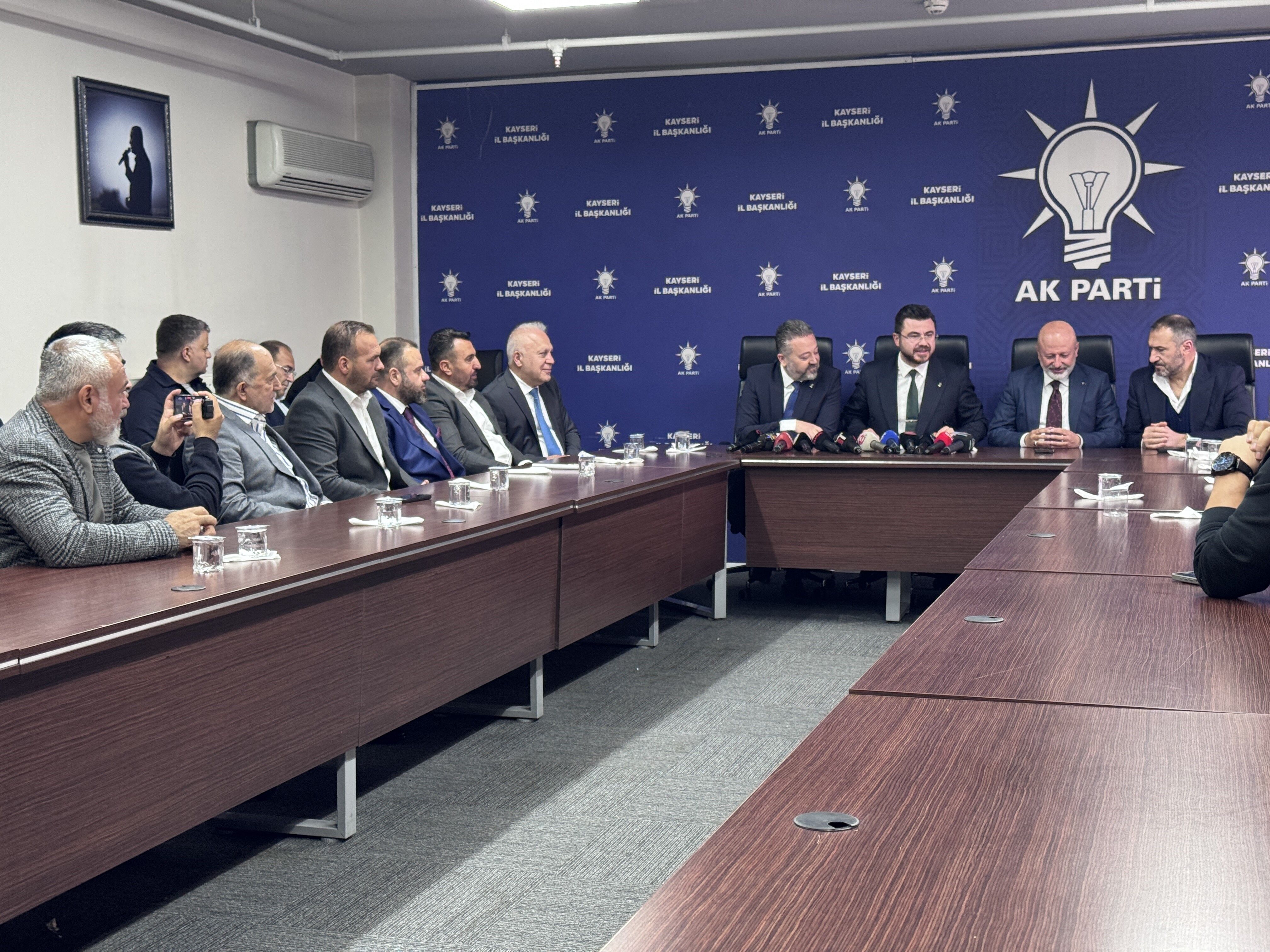 Yeniden Refah Partisi'nden Istifa Eden 4 Meclis Üyesi Ak Parti'ye Geçti Iha 2